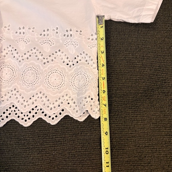 KIRIOUS Cropped Eyelet Blouse - Picture 5 of 8